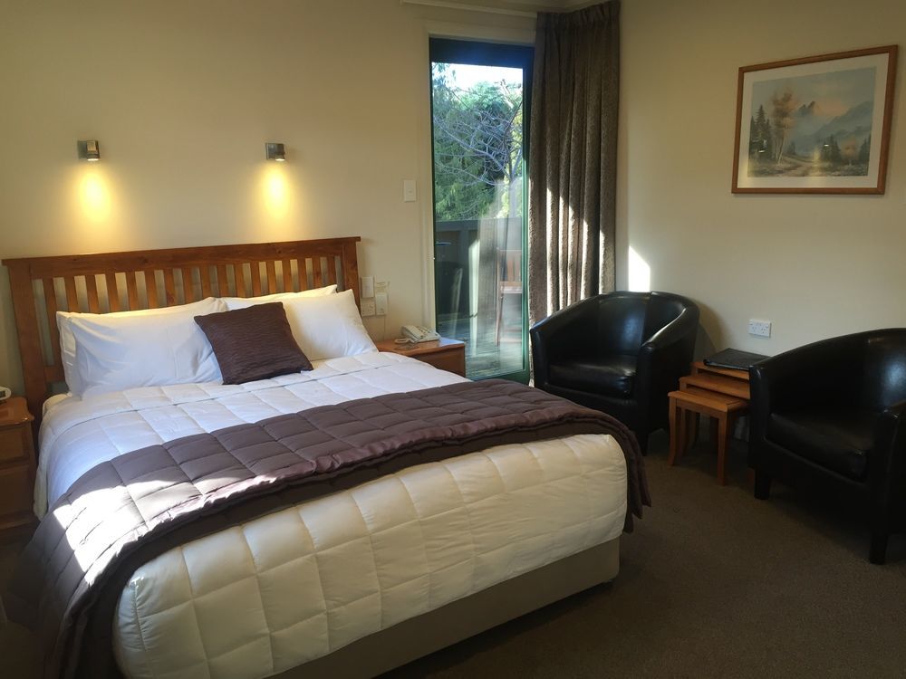 Lake Roxburgh Lodge Bagian luar foto