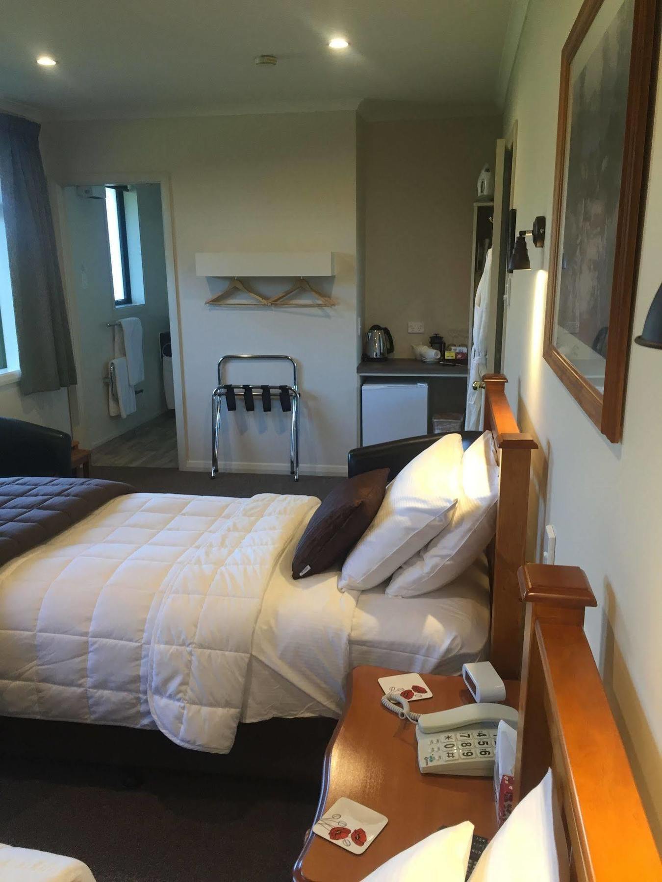 Lake Roxburgh Lodge Bagian luar foto