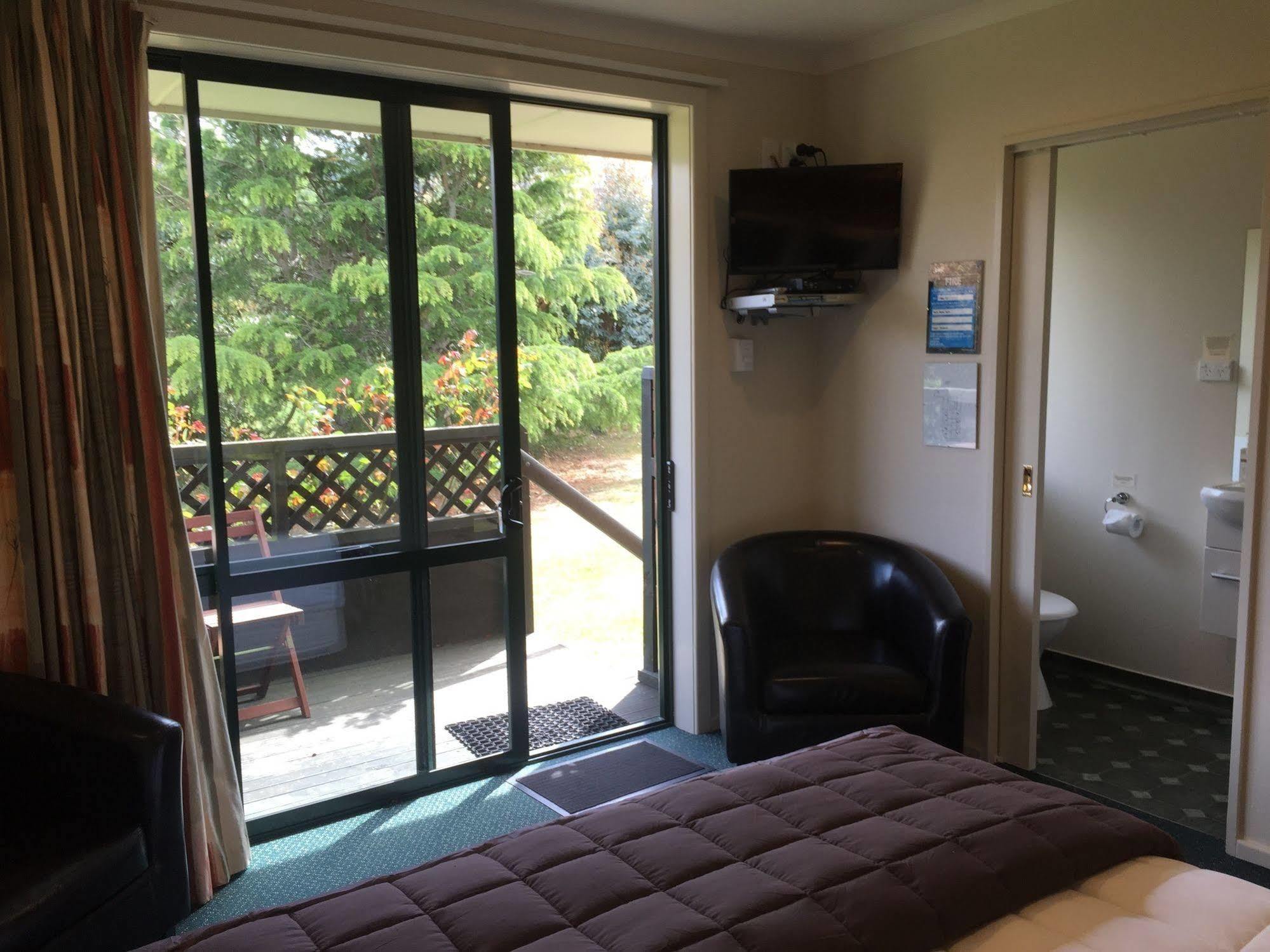 Lake Roxburgh Lodge Bagian luar foto